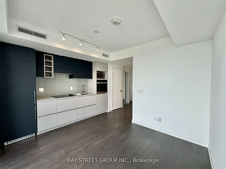 319 Jarvis St #4212 — Photo 9
