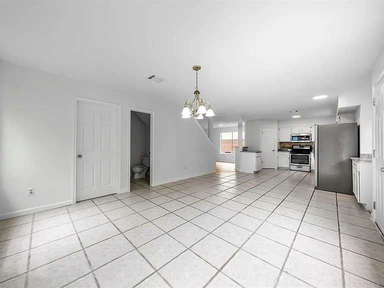 13701 Cambourne Dr — Photo 9