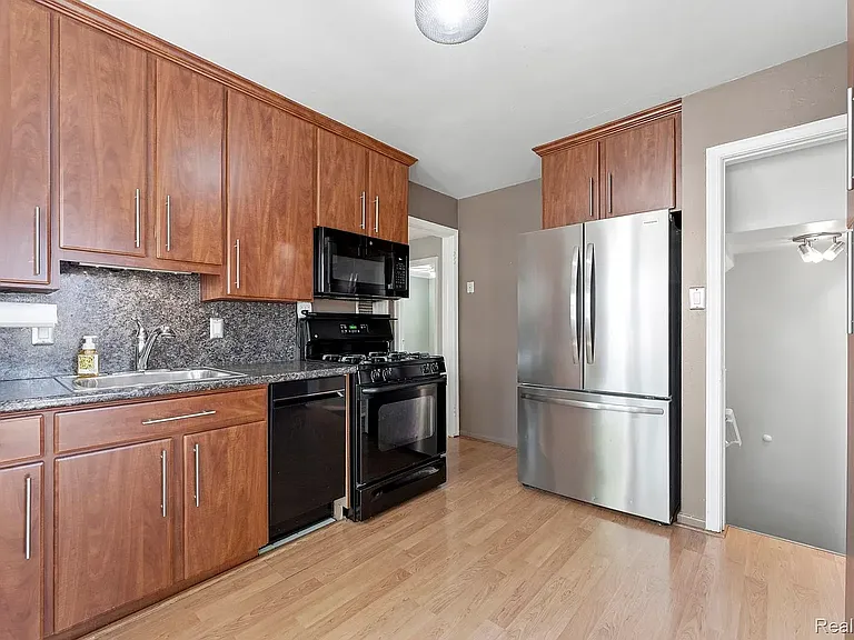 23080 Audette St — Photo 1
