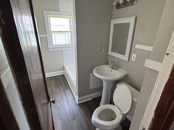 4th image of 736-738 Seymour Ave