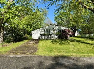 1464 Mohawk Dr, Madison, OH 44057