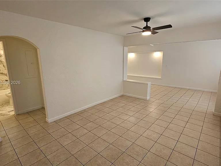 6118 Plunkett St — Photo 3