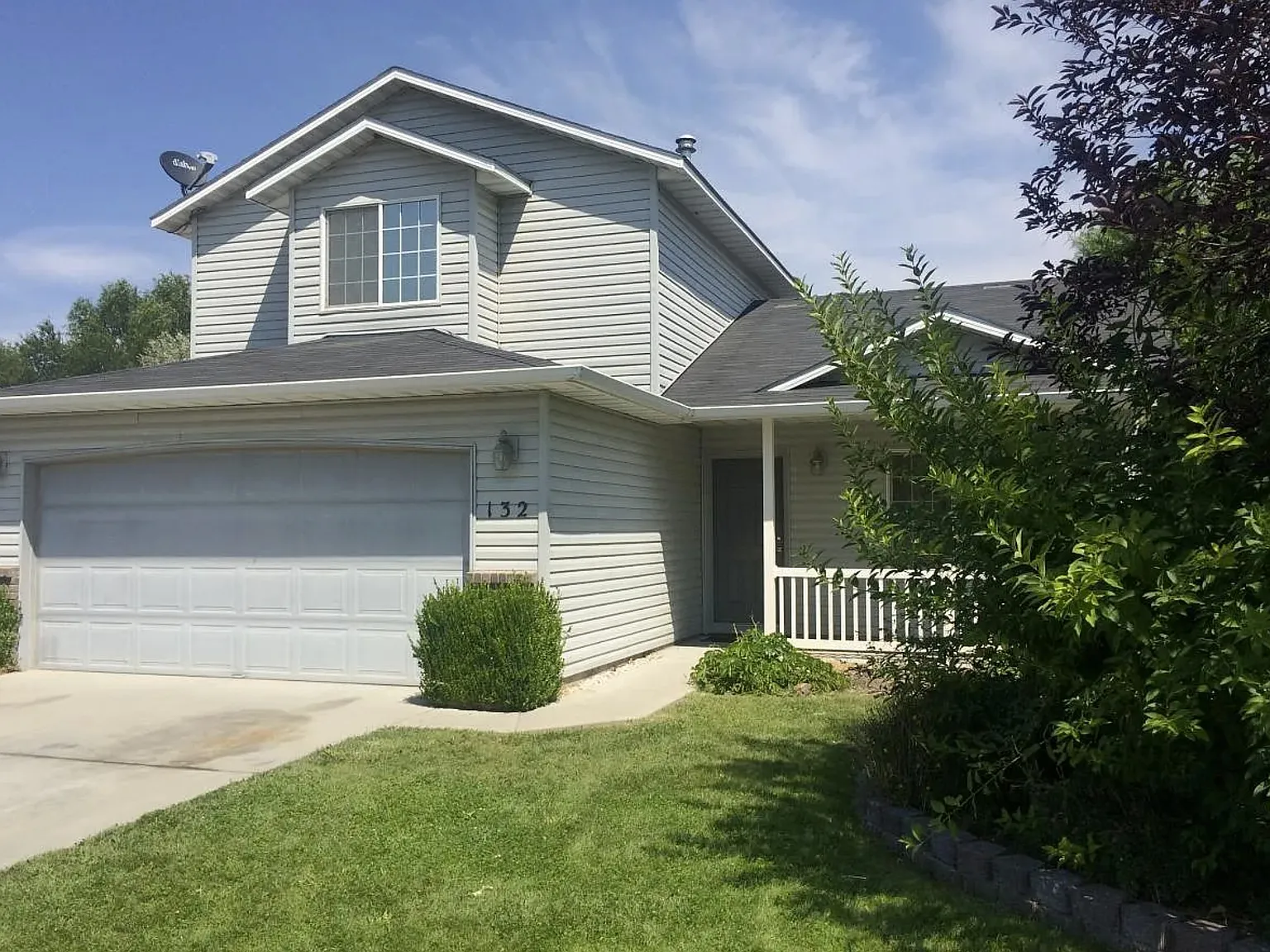 4 bed, 2.5 bath, 1561 sqft, $2,460 — Photo 2