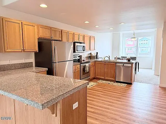 475 SE 35th St #E27 — Photo 5