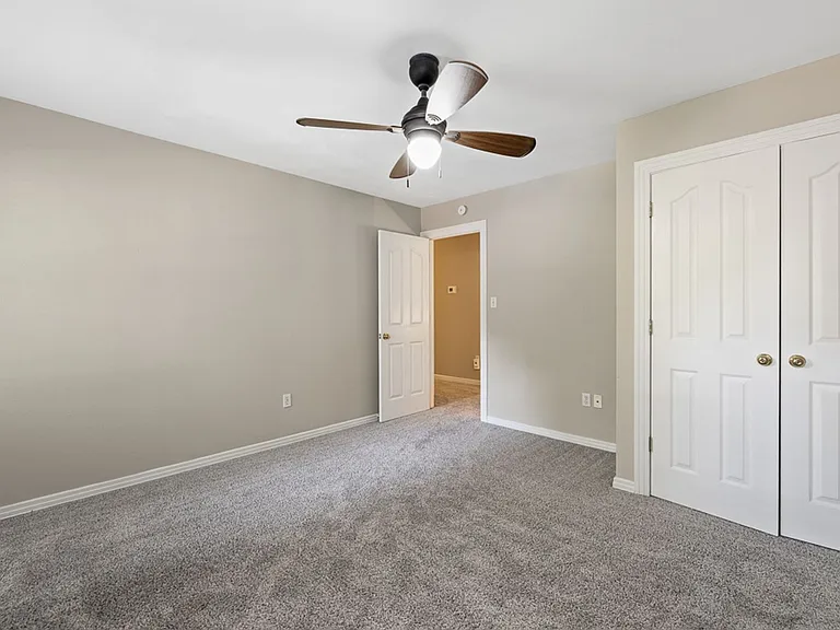 501 Asbury Ct — Photo 35
