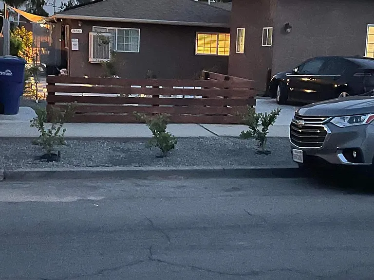 950 E G St #B — Photo 2