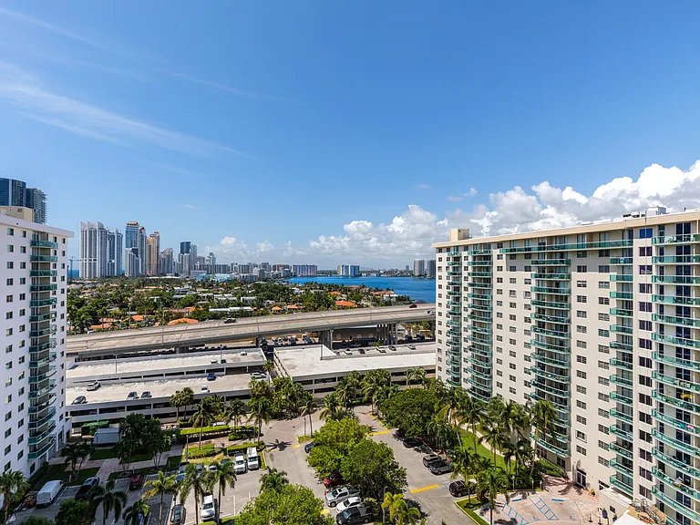 19380 Collins Ave #1527 — Photo 32