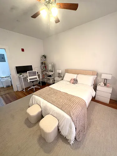 69 Gainsborough St #10 Photo 1