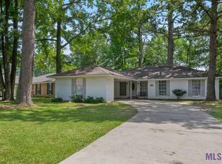 26160 Fallen Oaks Dr, Denham Springs, LA 70726