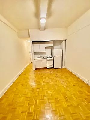 5th image of 42 W 72nd St #1DA
