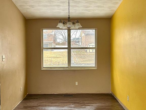 4th image of 5823 Mayberry Dr