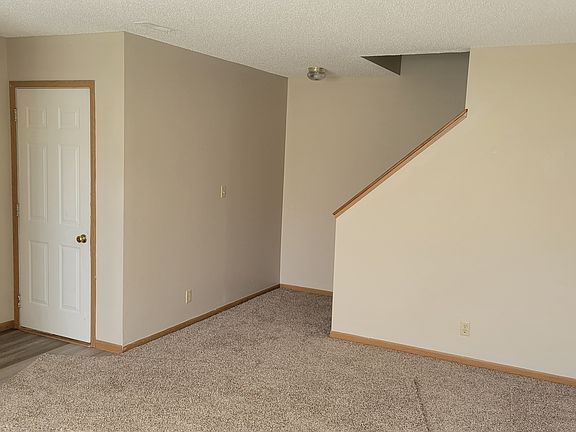 4th image of 504 NW 17th Cir