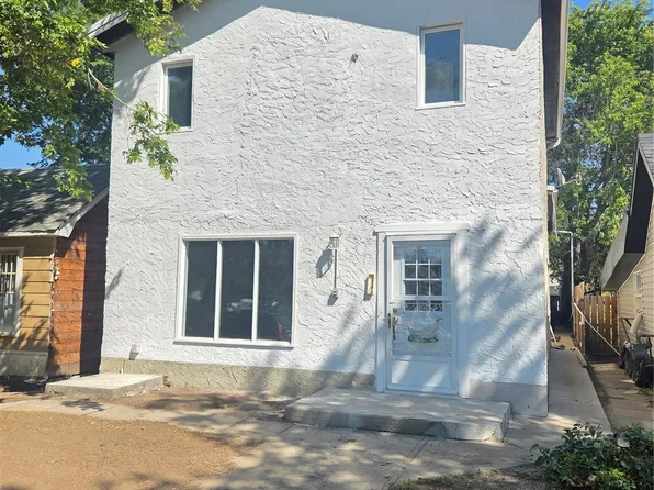 859 Cartier Avenue, Moose Jaw, SK S6H 1L9