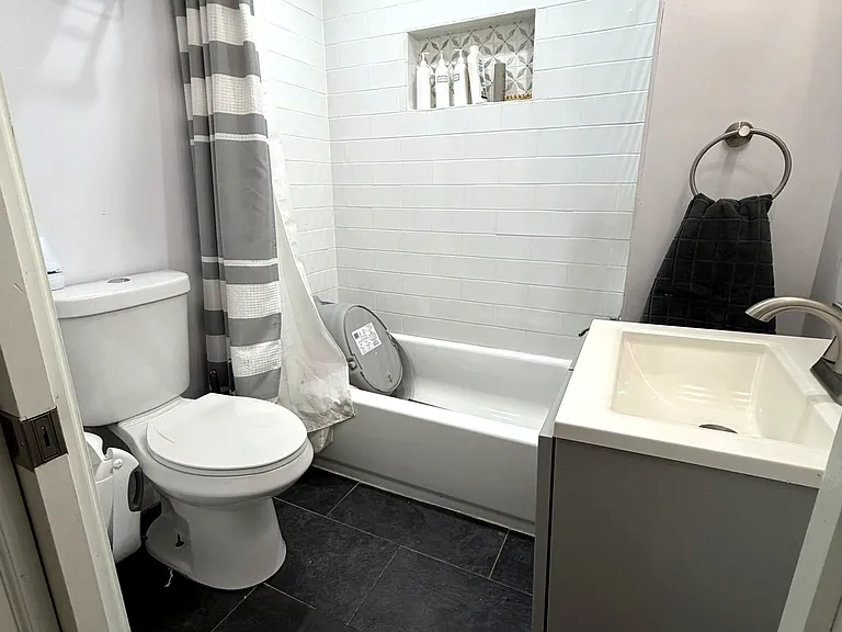 2119 Oaklyn Dr — Photo 12