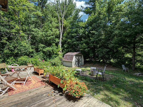 5th image of 1390 Lake Dr