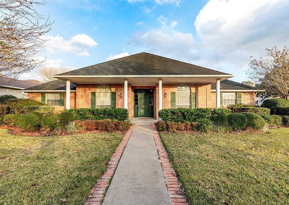 1st image of 3340 Briar Ct