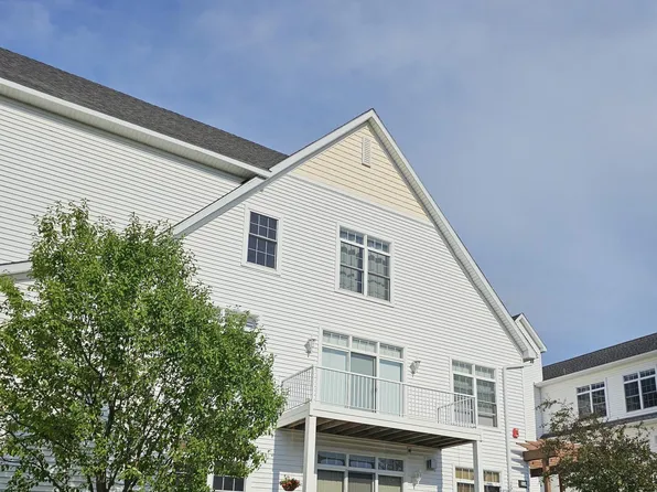 2150 Old School Rd APT 354, Mound, MN 55364