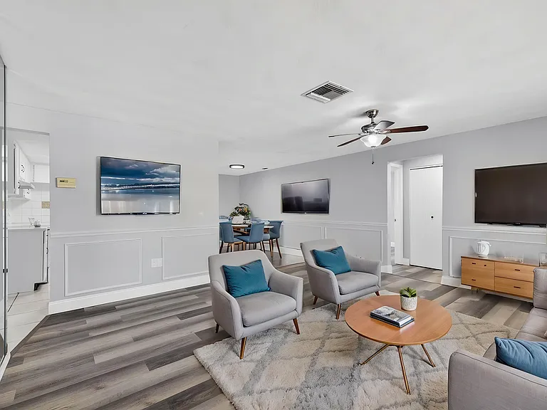8214 Medford Dr — Photo 2