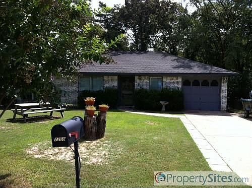 2nd image of 2208 Yosemite Dr