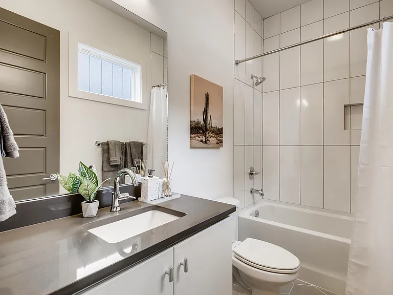 2708C Larmon Dr — Photo 18