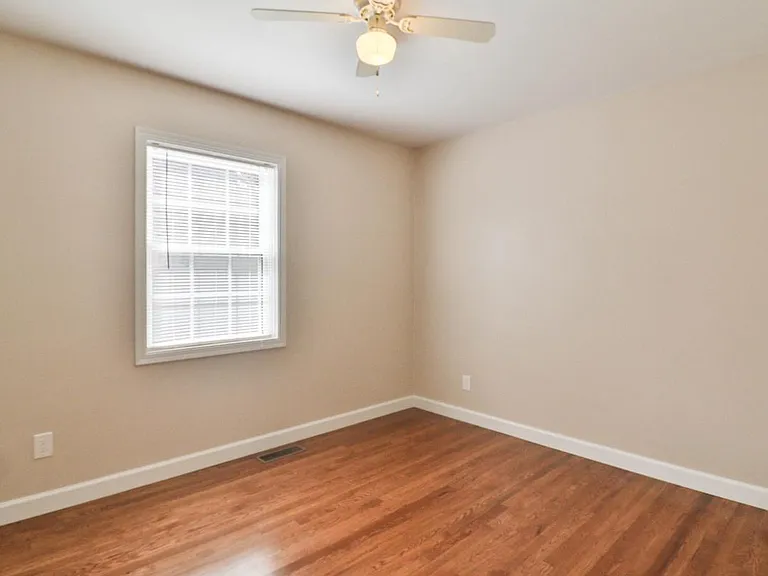2831 Laclede Station Rd — Photo 11