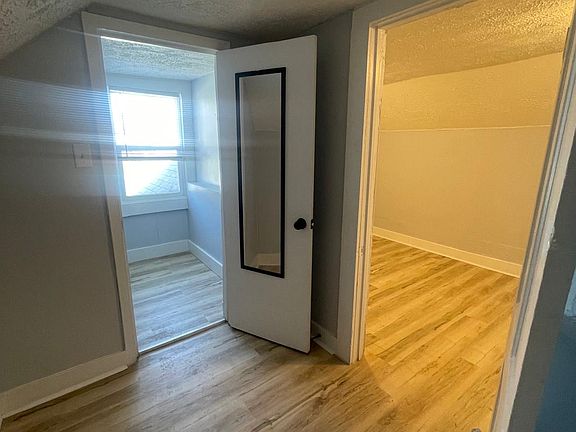 3rd image of 2105 Bertrand St