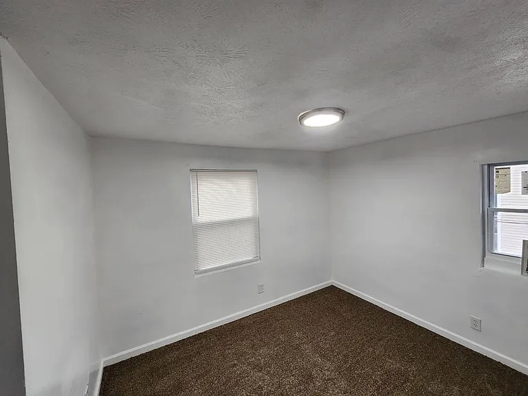 10422 Dove Ave — Photo 10
