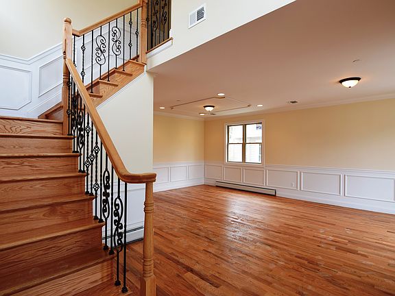 3rd image of 64 Seaview Ave