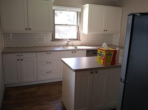 4th image of 819 W Wisconsin Ave
