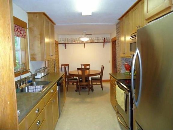 Kitchen to Dining Room