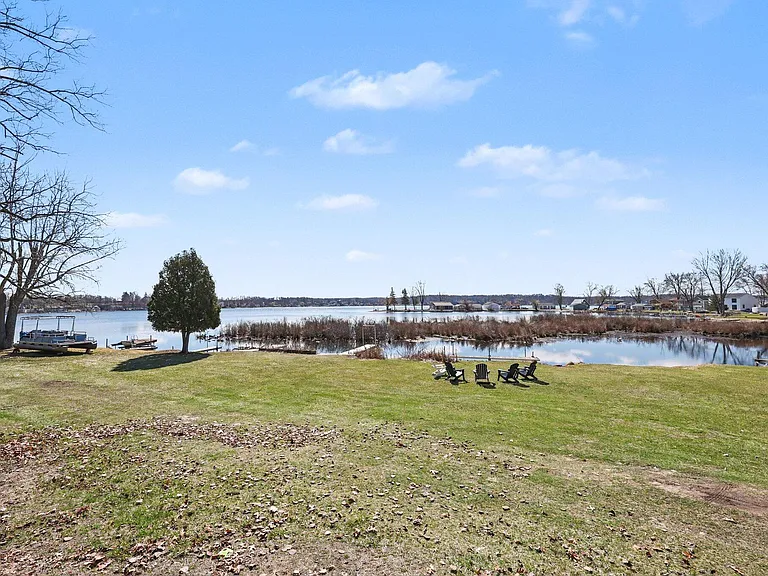 5884 Rays Dr — Photo 24