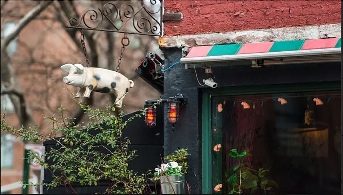 Rented by Compass | media 24