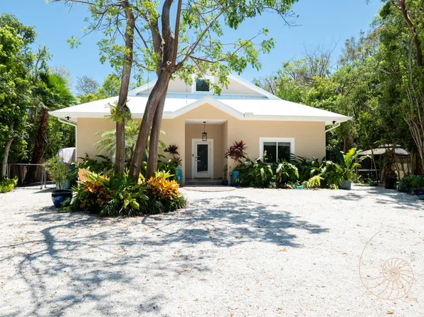 148 Iroquois St, Tavernier, FL 33070