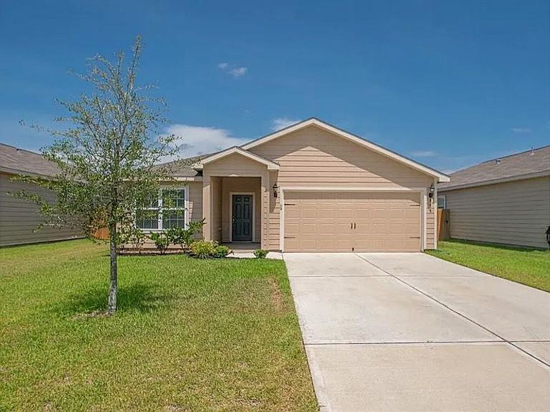 1st image of 976 Lake View Cir W