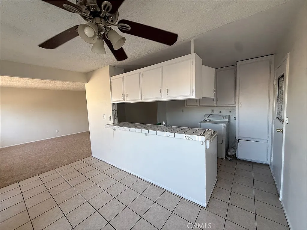 2 bed, 973 sqft, $2,400 — Photo 4