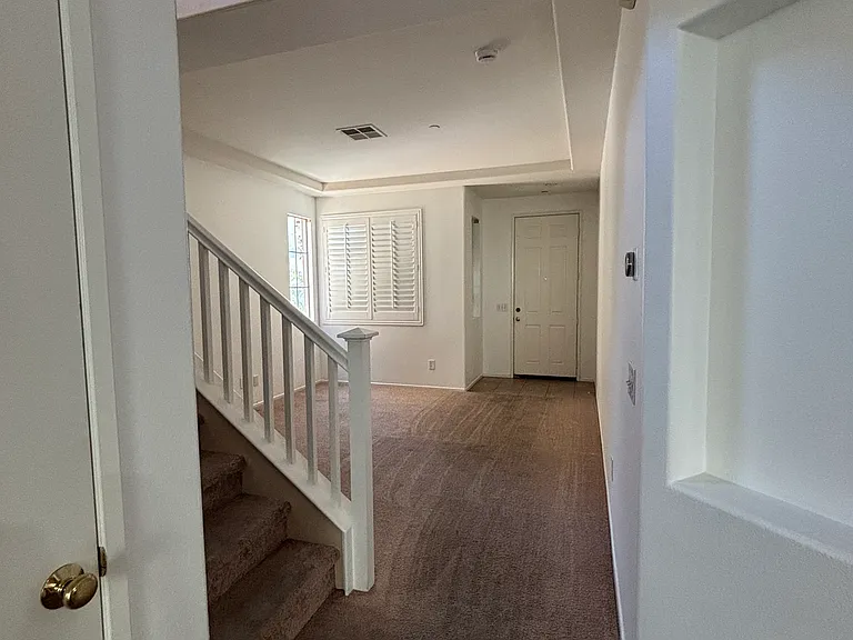 4417 Lakeview Ct — Photo 6