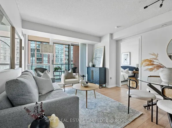 15 Michael Power Pl #1008, Toronto, ON M9A 5G4