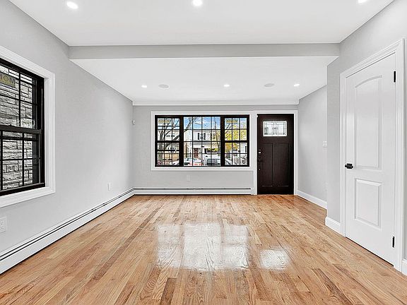 5th image of 9725 Avenue L