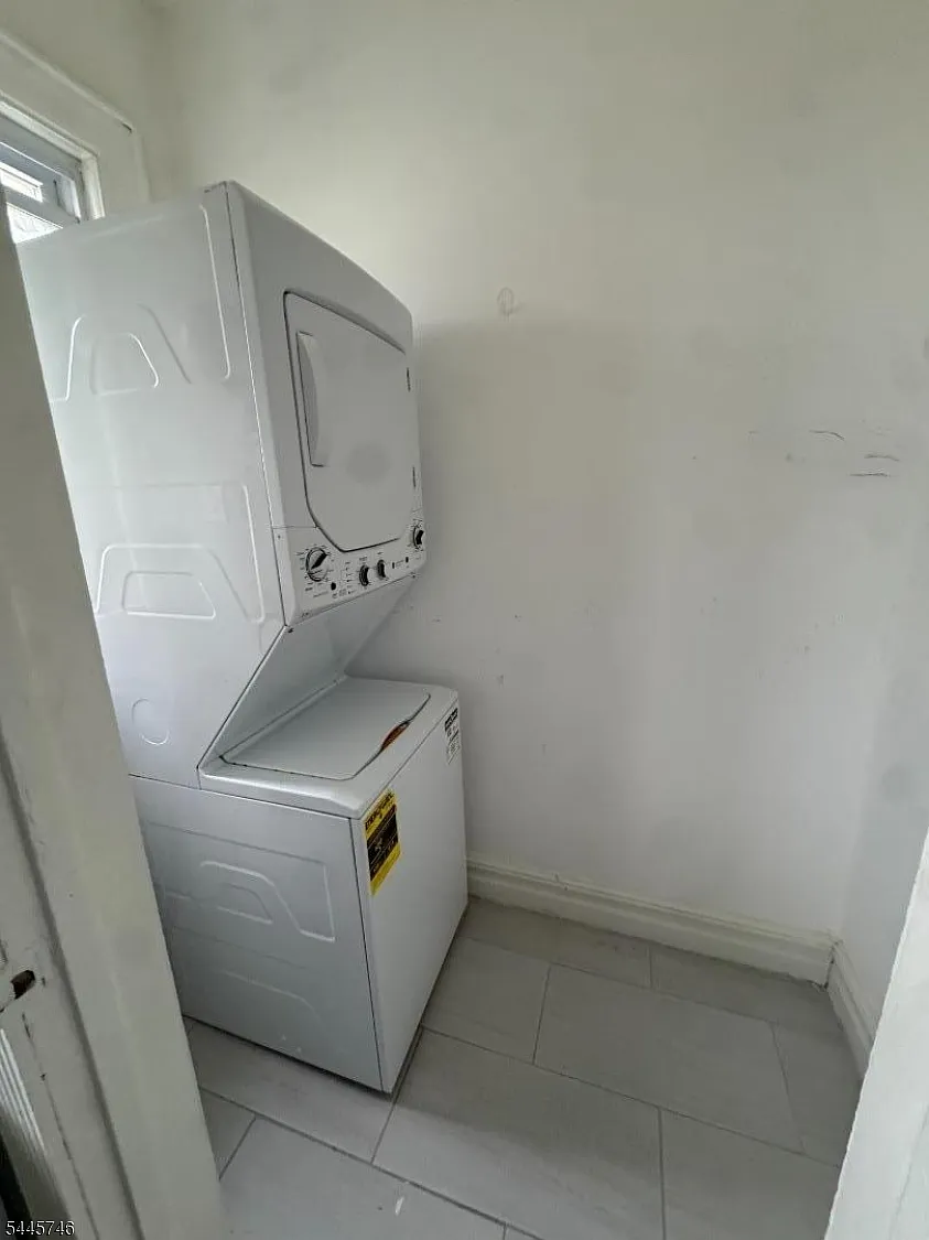 3 bed, 1.0 bath, $2,600 — Photo 4