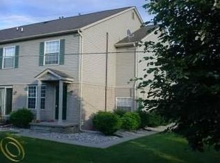 1222 Bay Ct #1, Holly, MI 48442