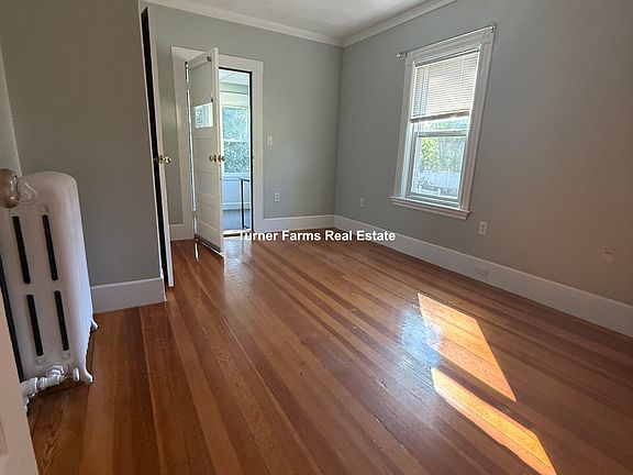 2nd image of 132 George St #2C