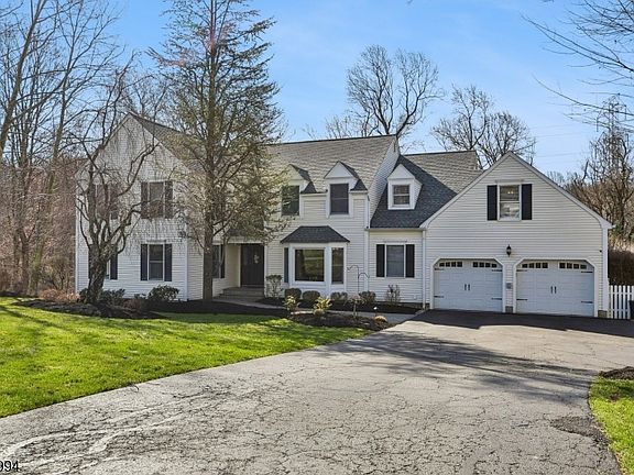 2nd image of 12 Spring Brook Dr