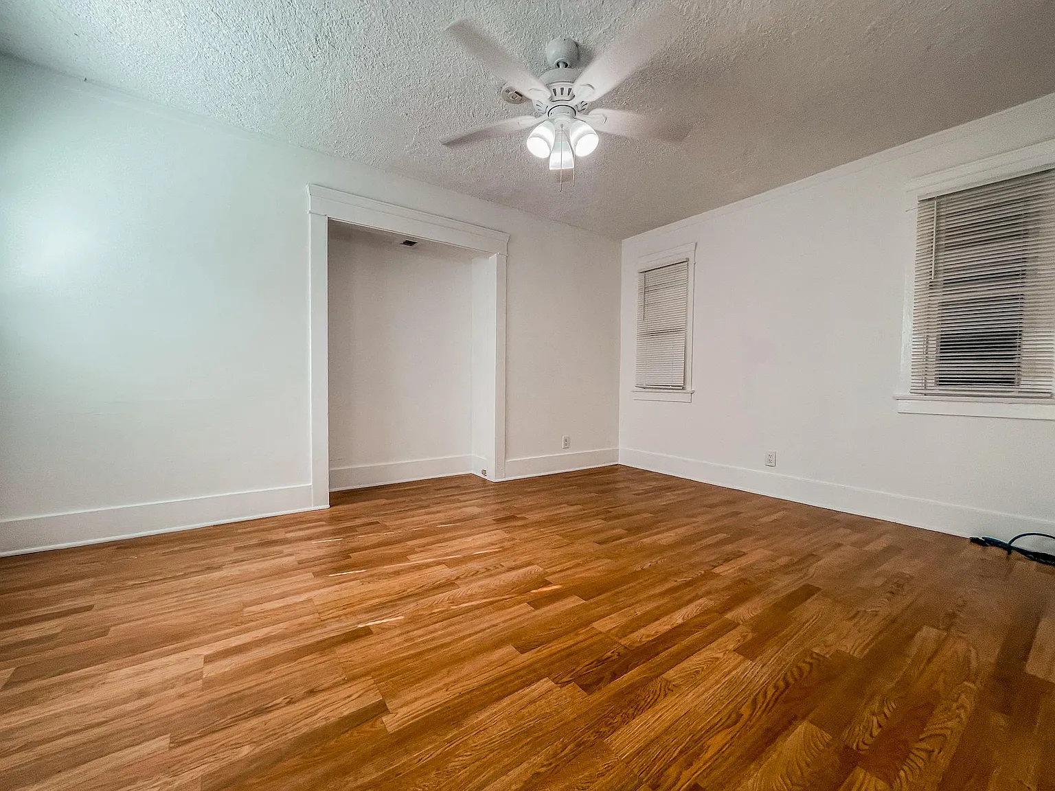 Studio, 350 sqft, $1,695 — Photo 4