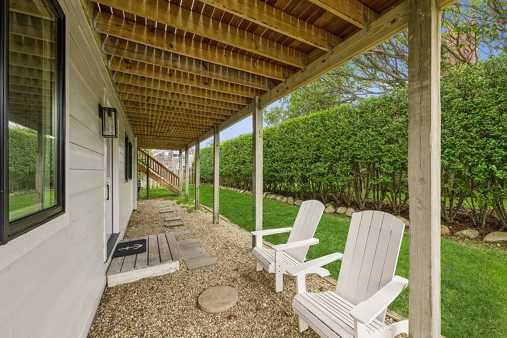 Ditch Plains Beach House — Photo 2