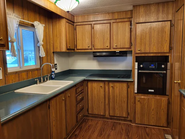 301 Freeman Rd Unit 7, Central Point, OR 97502