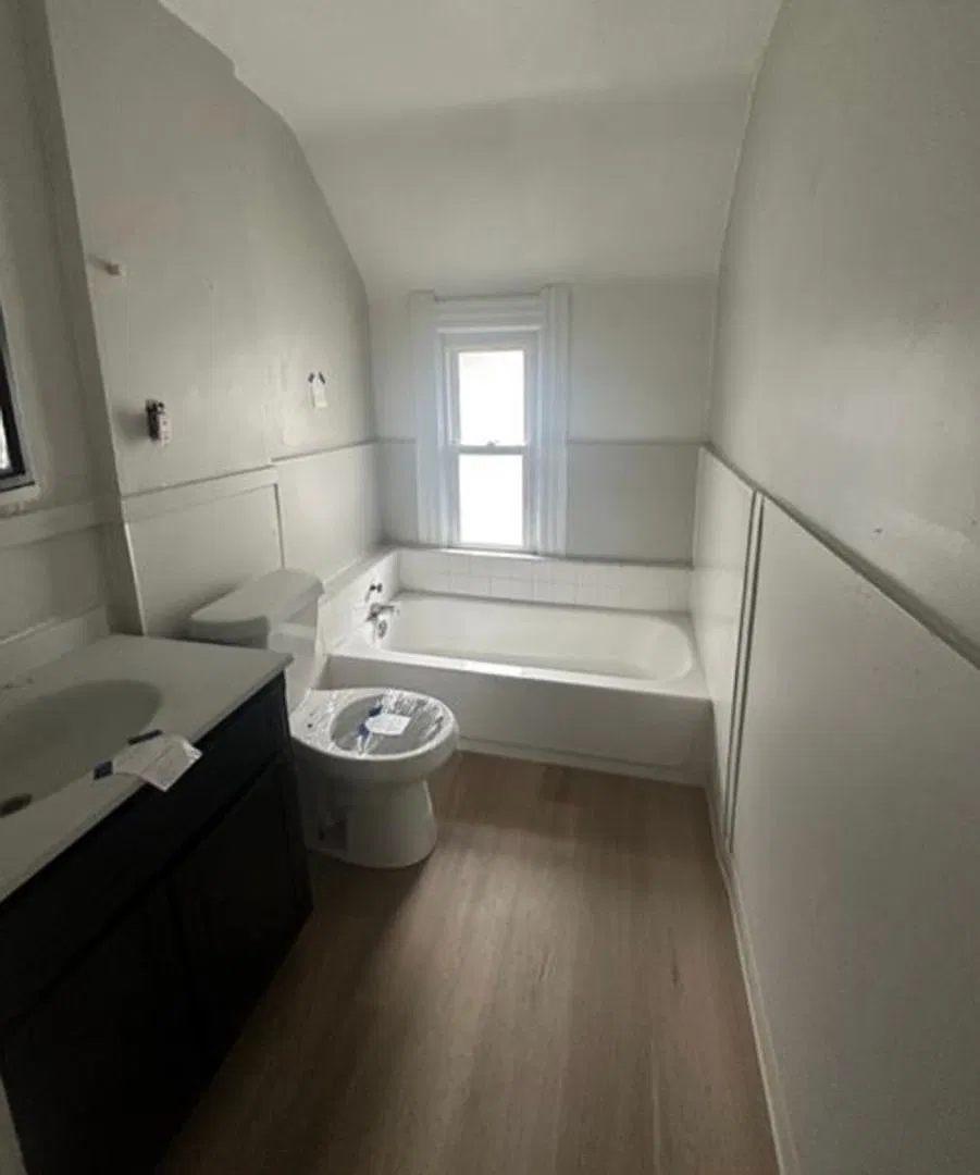 Cleveland 5 Bed Single Home — Photo 3