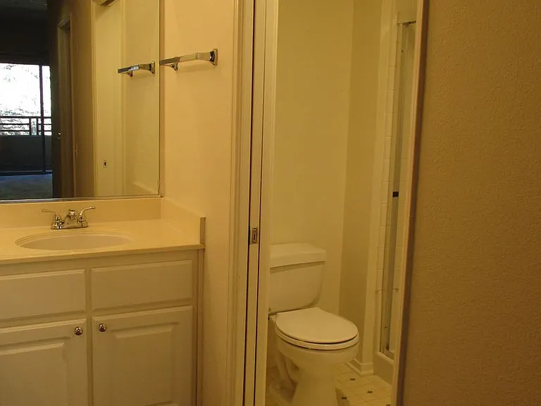 200 Caldecott Ln #113 — Photo 16