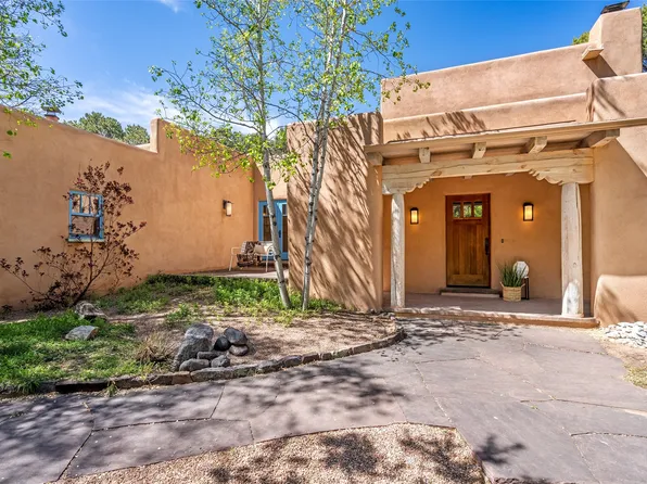 5 Oso Ct, Santa Fe, NM 87506