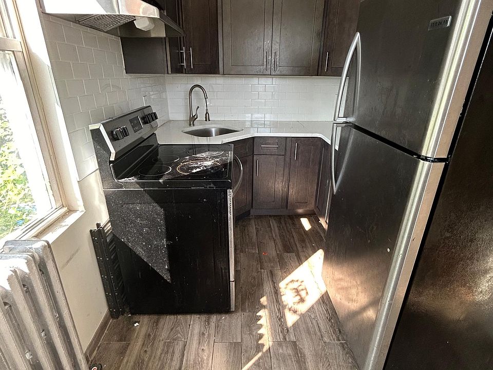 1st image of 3398 E Tremont Ave Floor 1