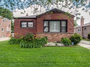 8937 S Clyde Ave, Chicago, IL 60617
